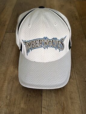 Minnesota Timberwolves Basketball White Mesh Baseball Cap